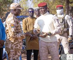 Sécurité urbaine : Le Capitaine Ibrahim TRAORÉ dote la Police nationale de 2 000 motos « Yento »